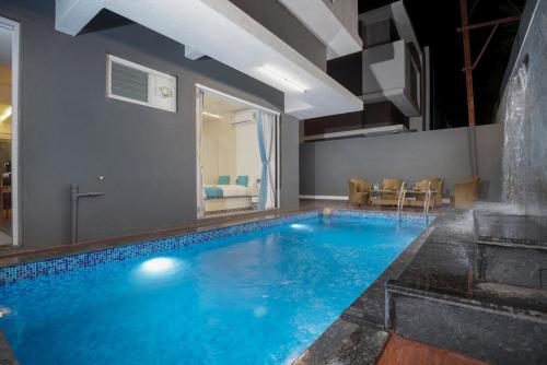Swimming pool, Sunflower Villa in Lonavala