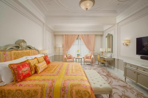 room detail thumbnail 1