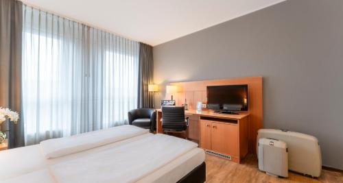 PLAZA Premium Köln - image 4
