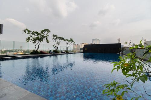Swimming pool, RedLiving Apartemen Evenciio - Arutala Living in Depok