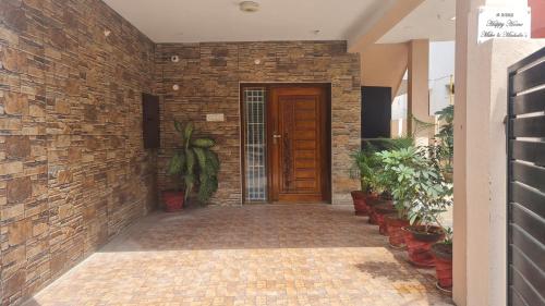 مدخل, Happy Home in فادافالي