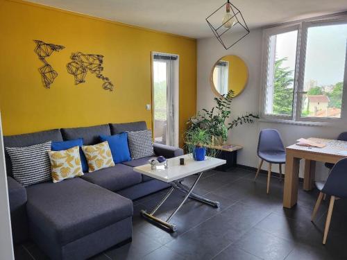 Appartement T3 au calme - Location saisonnière - Caluire-et-Cuire