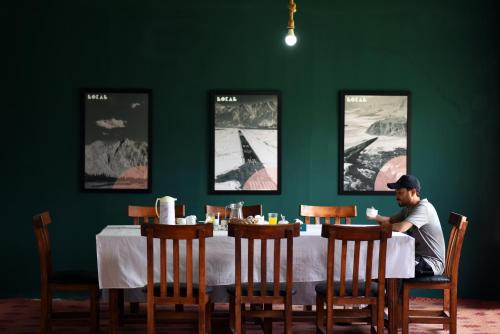 餐廳, LOKAL Rooms x Skardu (Mountain View) in 斯卡度