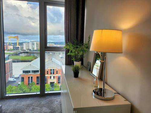 Létesítmények, Pass the Keys Stunning Penthouse with Balcony Sunset Views in Sailortown