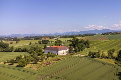 Wildkraut´s Kräuterbauernhof - Ferienwohnung, Pension in Kremsmünster bei Bad Hall