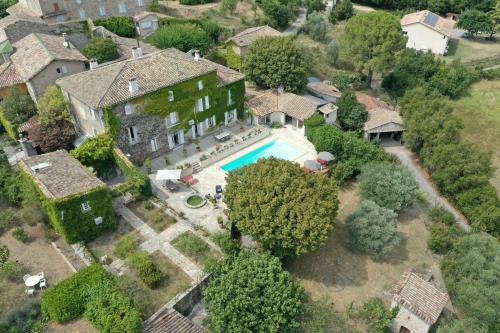 Le Domaine du Soulier Gîte La Maison du Gardien - Apartment - Tornac