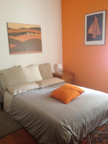 1 double bed, 1 twin bed