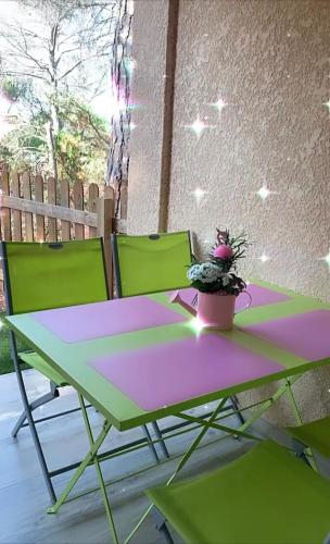 Studio climatise avec piscine near Les Pins Parasols