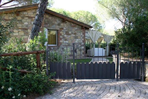 2 bedrooms, 4 beds