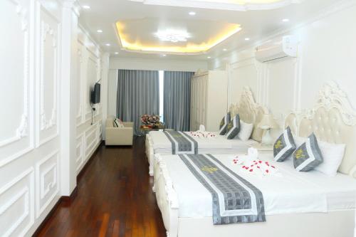 2 queen beds