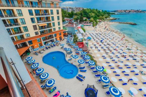 Mirage Hotel - image 2