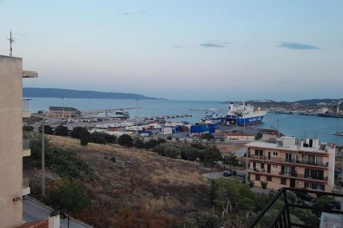 Lavrio 1Bdr penthouse 7 min on foot from the port