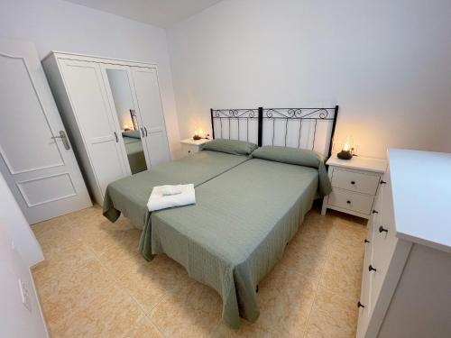 One-Bedroom Apartment image 1