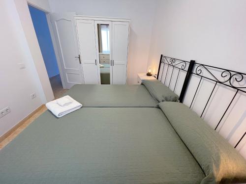 One-Bedroom Apartment image 5