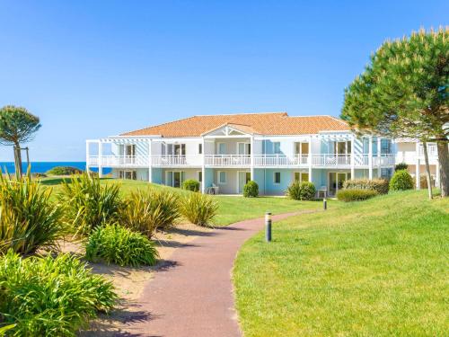 Vibrant appartment with a dishwasher and wonderful sea view