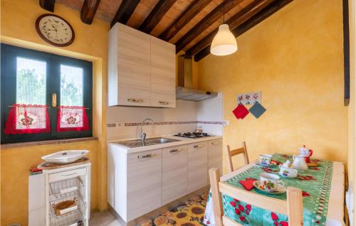 2 Bedroom Beautiful Home In Monte C,di Vibio Pg