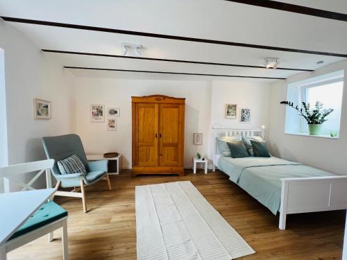 Vyne Apartments - Studio fur zwei - Abgeschlossener Hof - An der Weinstraße