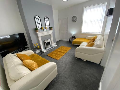 B&B South Shields - Beach House-New Day Properties - Bed and Breakfast South Shields
