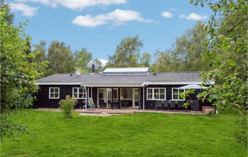 5 Bedroom Pet Friendly Home In Ebeltoft