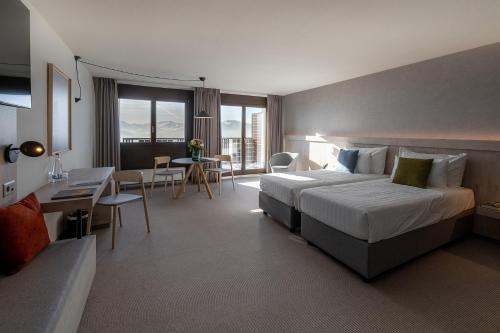 Victoria Hotel & Residence Room Type - Superior King Room