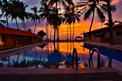 Úszómedence, Amagi Beach - Secluded Slice of Paradise in Marawila