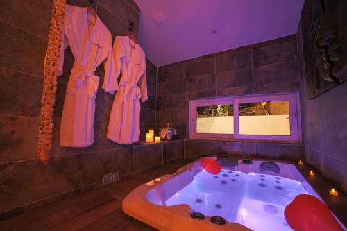 Ô Balinais mini villa avec spa et piscine chauffée privative Marseille - Chambre d'hôtes - Marseille