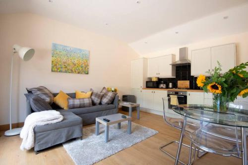 The Tack Room - rural boutique retreat for two in Angmering