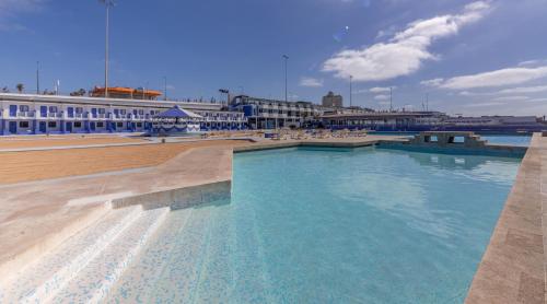 Swimming pool, Hotel Tropicana near Ain Diab Beach