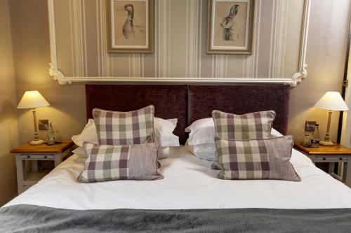 Falcon Manor Hotel - image 14