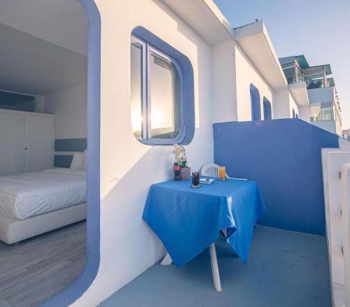 Hotel Tropicana - image 2