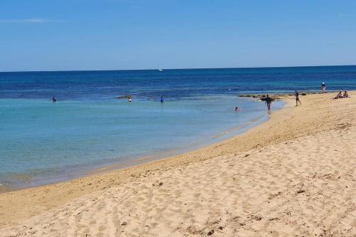 Beautiful Falcon Bay - B & B Accommodation