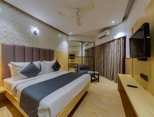 . Hotel Surya Executive 3 Star Hotel