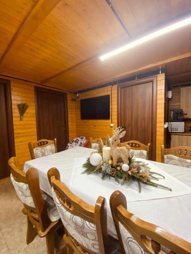 Cabana cu Mesteceni in Glod