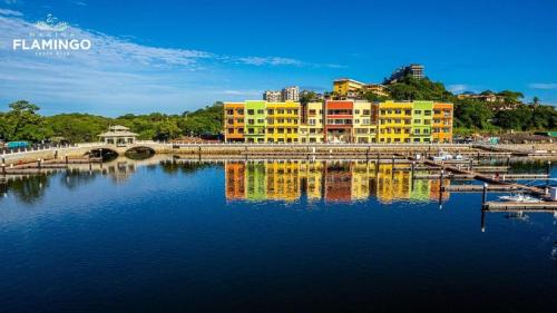 Maison Blanche - Elegant 3BR Oasis, Pool, Balcony & BBQ in Flamingo