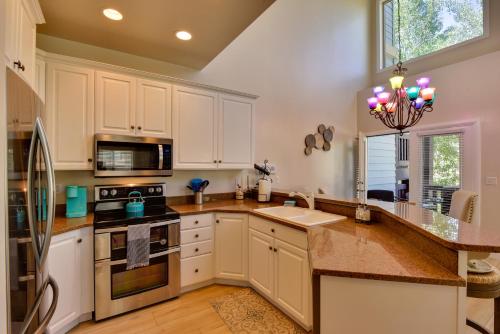 Dog-Friendly Huntsville Vacation Rental with Pool! in Huntsville (UT)