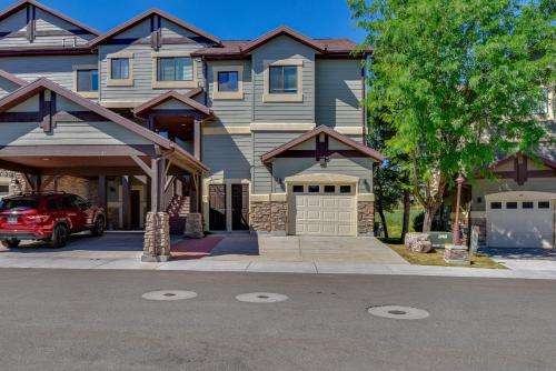 Dog-Friendly Huntsville Vacation Rental with Pool! in Huntsville (UT)