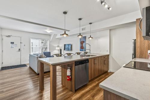 One-Bedroom Apartment - Self Check-In  image 6