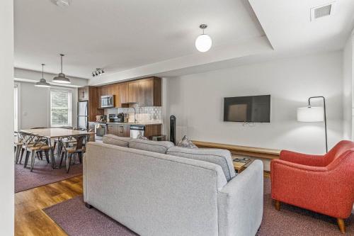 Three-Bedroom Apartment - Self Check-In  image 6