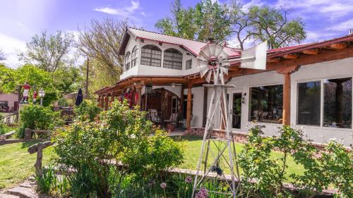 Red Horse Bed and Breakfast - Accommodation - Albuquerque