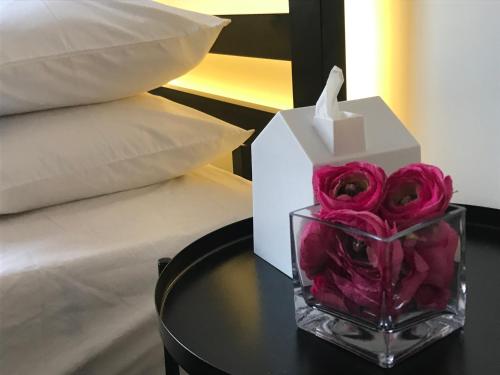 Modern GuestHouse Ironbound Newark with KITCHEN-FastTrainToNYC-OneStopToAirport detail