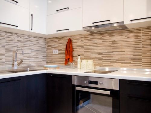 Stylish Studio, Skopje Centre - Private Parking - Panoramic views, Skopje (foto 8)