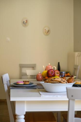 Food and beverages, Mansion House in Neapoli