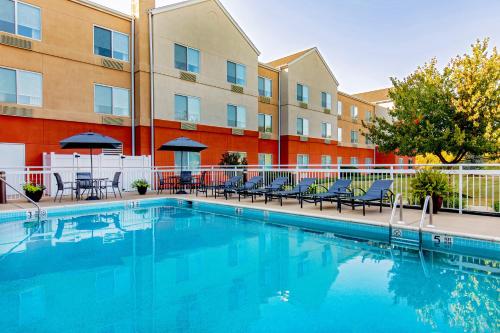 Fairfield Inn & Suites Lancaster