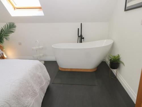 Buitenkant, Bodlywydd Fawr - Annexe in Ruthin