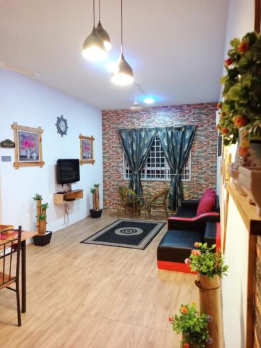 Homestay Camelia Kuala Terengganu - Near Drawbridge, Pasar Payang, KTCC Mall, Hospital HSNZ and Batu in Kuala Terengganu