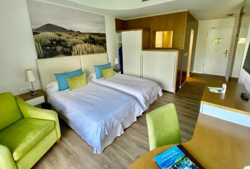 room detail thumbnail 1