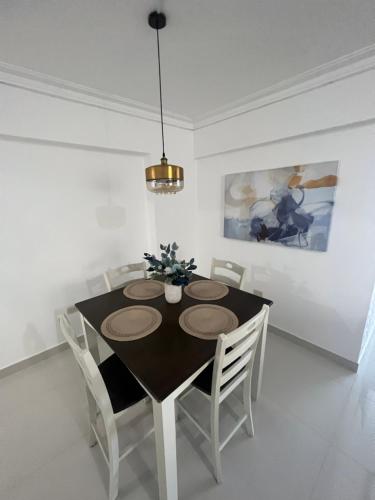 Blue Gem Retreat 3BR Apartment w Modern Amenities