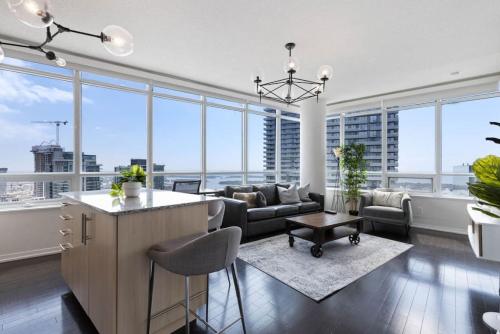 Skyline Waterfront 2BR plus 2BA wParking near MTCC
