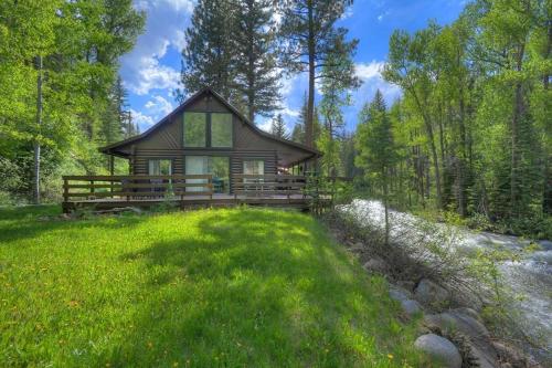 235 Verde Lane Hideaway River Cabin in Vallecito, USA