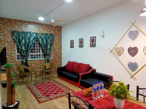 Homestay Camelia Kuala Terengganu - Near Drawbridge, Pasar Payang, KTCC Mall, Hospital HSNZ and Batu in Kuala Terengganu